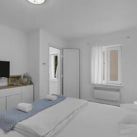 Apartment Kuca Bunoza